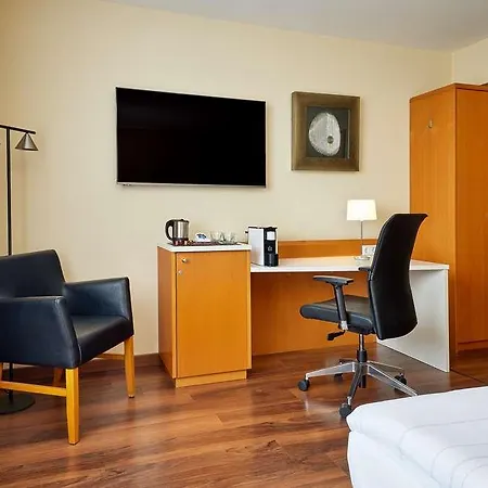 Western Macrander Szálloda 4*