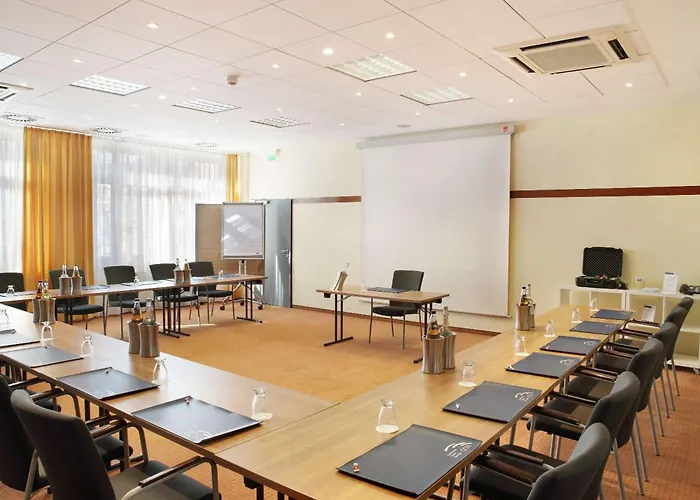 Western Macrander Отель 4*