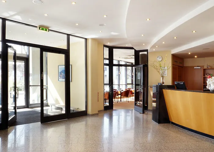 Western Macrander Отель 4*