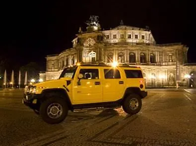 Western Macrander Отель