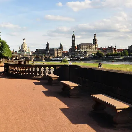 Western Macrander 4*