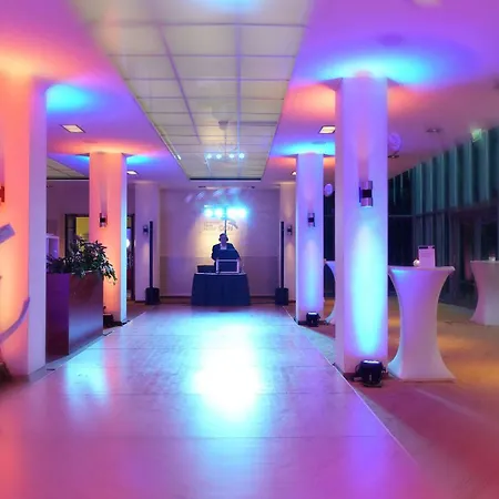 Western Macrander 4*