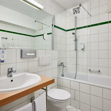 Western Macrander 4* Dresden