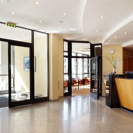 Western Macrander Hotel 4*