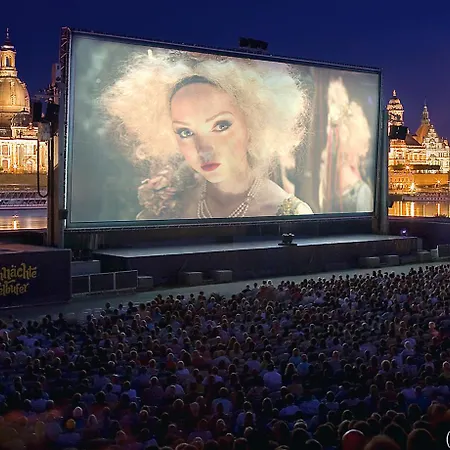 Western Macrander 4* Dresda