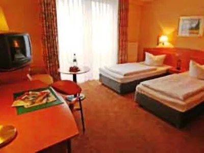 Western Macrander Hotel 4*