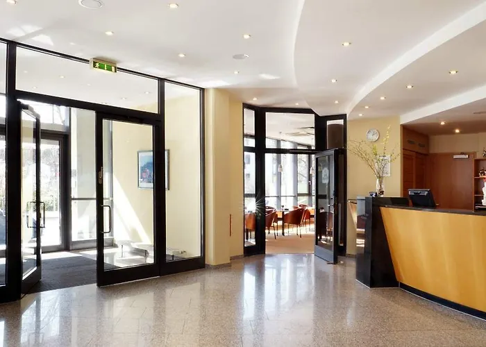 فندق Western Macrander 4*