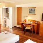 Western Macrander 4* Dresden